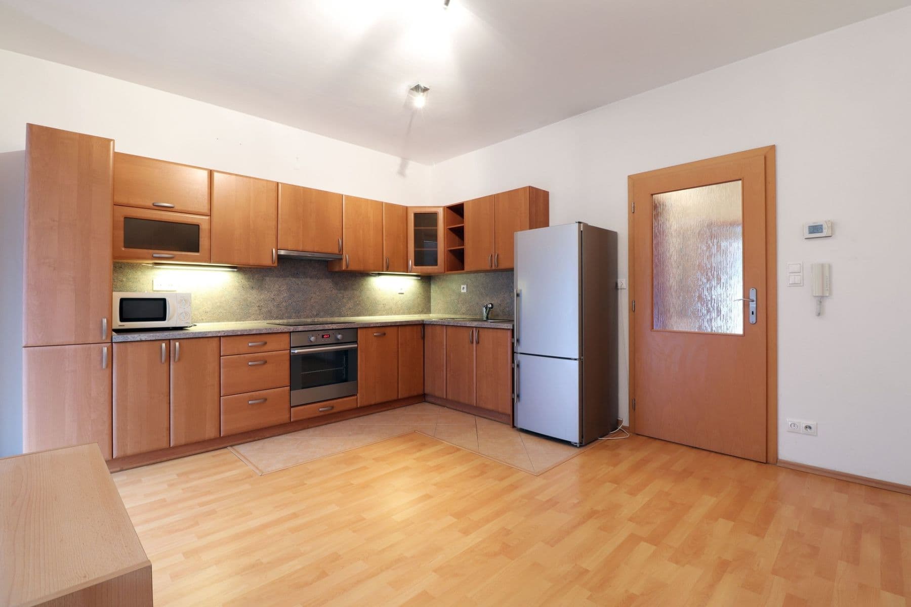 Prenájom bytu 2-izbový 42 m², Meteorologická, Praha, Praha Prenájom bytu 2-izbový 42 m², Meteorologická, Praha, Praha