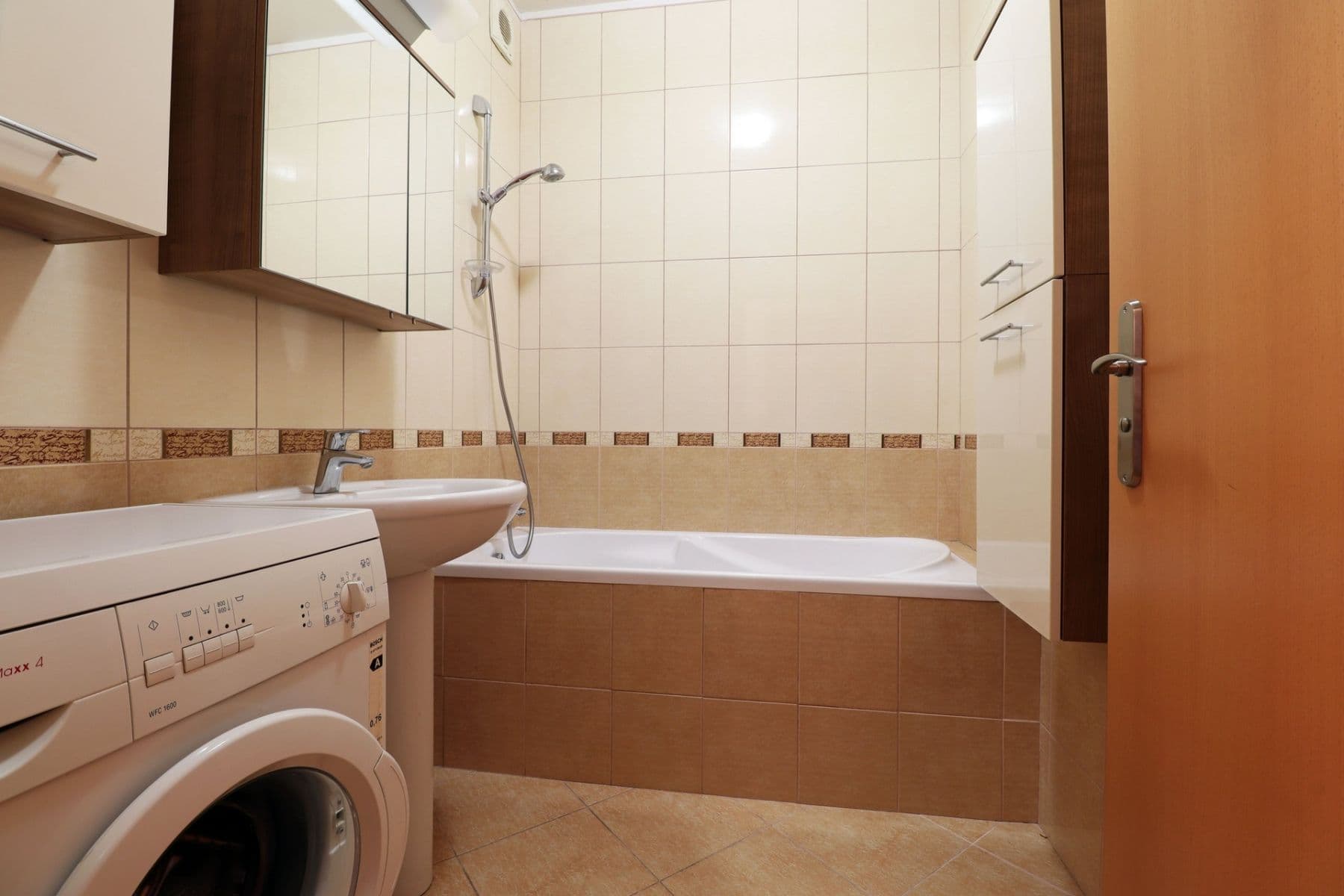 Prenájom bytu 2-izbový 42 m², Meteorologická, Praha, Praha Prenájom bytu 2-izbový 42 m², Meteorologická, Praha, Praha
