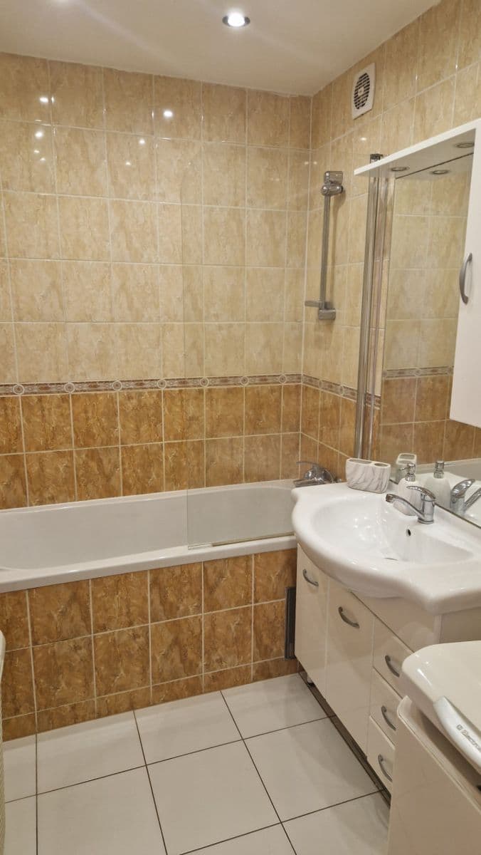 Prenájom bytu 2-izbový 60 m², Famfulíkova, Praha, Praha Prenájom bytu 2-izbový 60 m², Famfulíkova, Praha, Praha