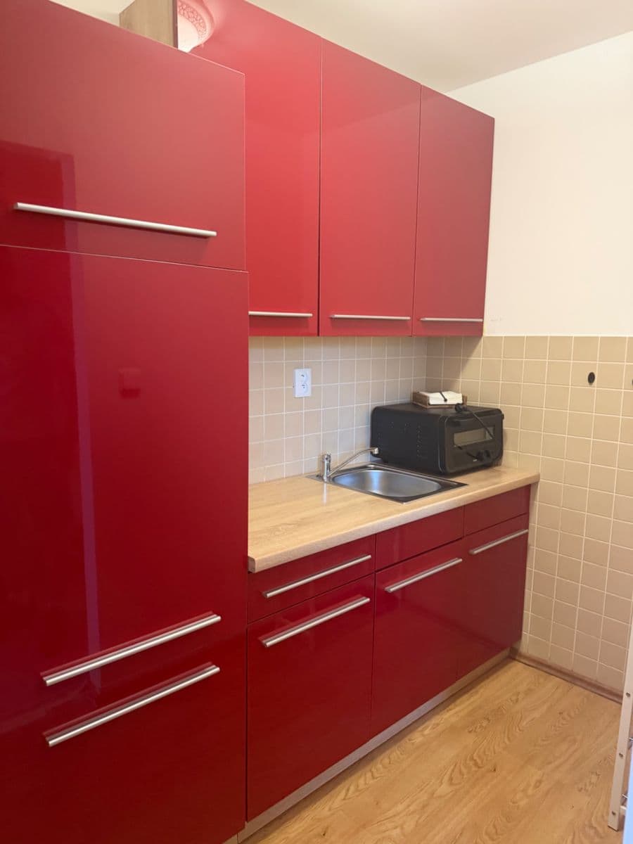 Prenájom bytu 1-izbový 35 m², U Továren, Praha, Praha Prenájom bytu 1-izbový 35 m², U Továren, Praha, Praha
