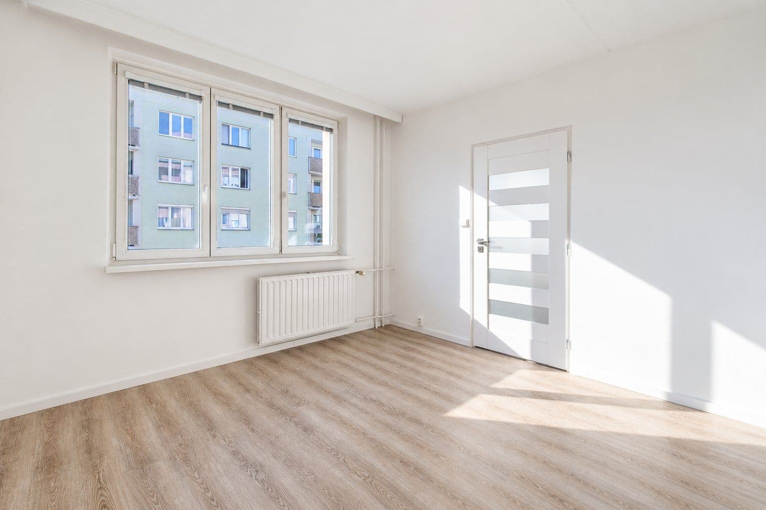 Prenájom bytu 4-izbový 77 m², Nedašovská, Praha, Praha Prenájom bytu 4-izbový 77 m², Nedašovská, Praha, Praha