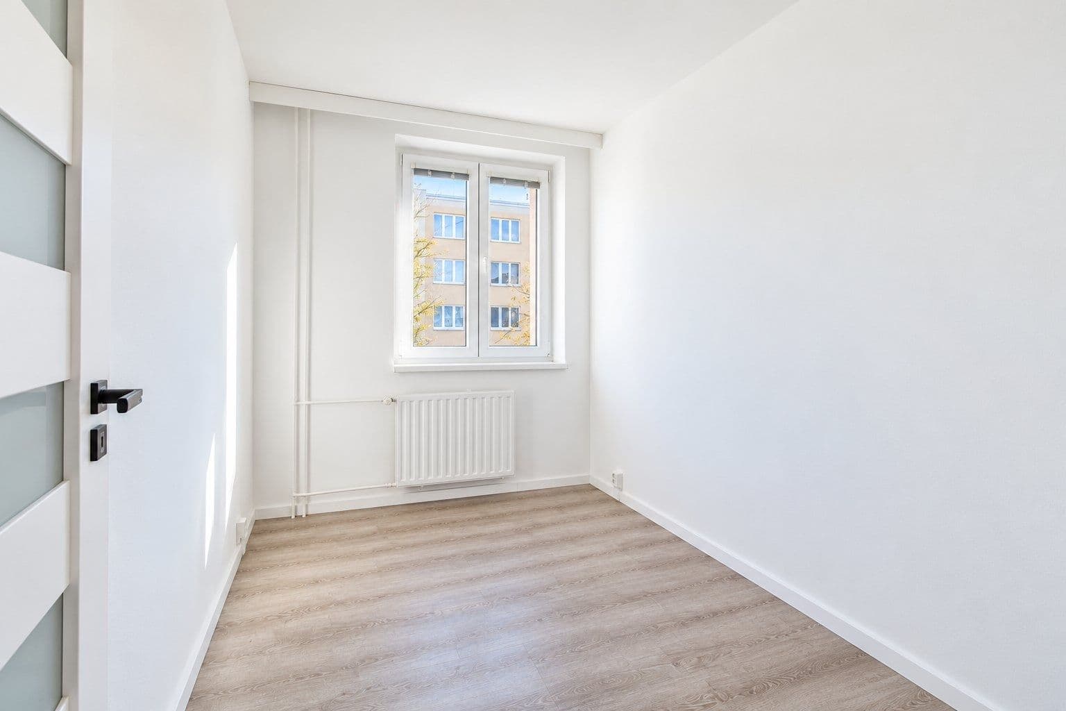 Prenájom bytu 4-izbový 77 m², Nedašovská, Praha, Praha Prenájom bytu 4-izbový 77 m², Nedašovská, Praha, Praha