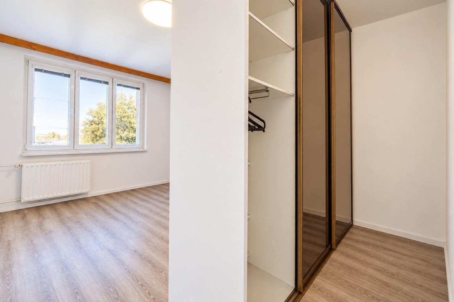 Prenájom bytu 4-izbový 77 m², Nedašovská, Praha, Praha Prenájom bytu 4-izbový 77 m², Nedašovská, Praha, Praha