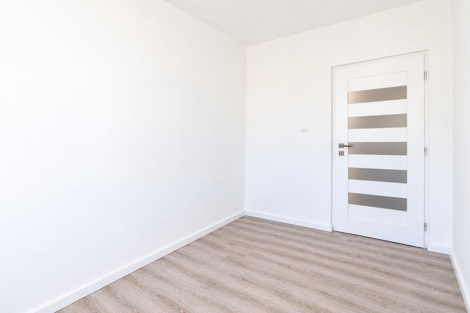 Prenájom bytu 4-izbový 77 m², Nedašovská, Praha, Praha Prenájom bytu 4-izbový 77 m², Nedašovská, Praha, Praha