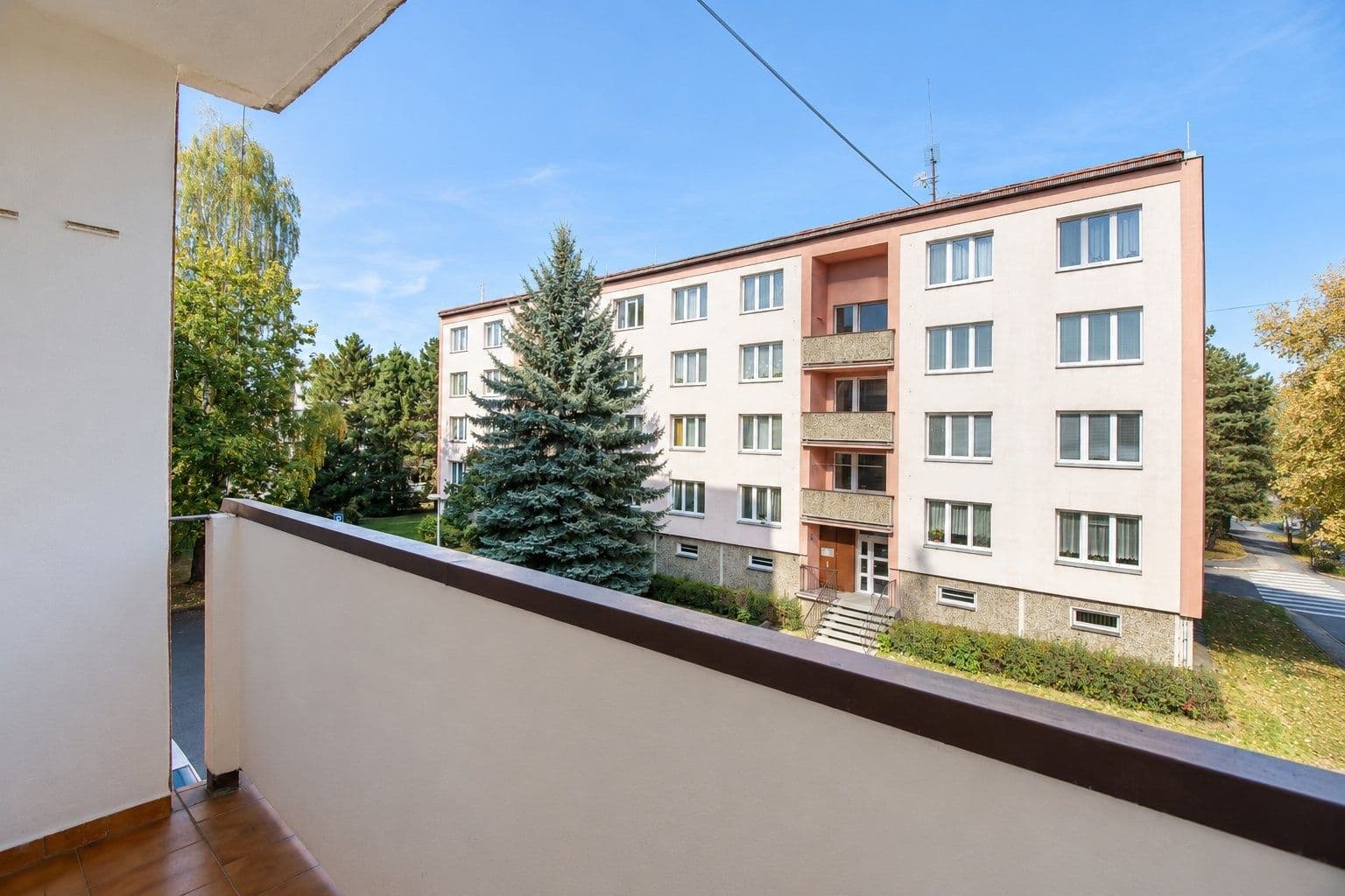Prenájom bytu 4-izbový 77 m², Nedašovská, Praha, Praha Prenájom bytu 4-izbový 77 m², Nedašovská, Praha, Praha
