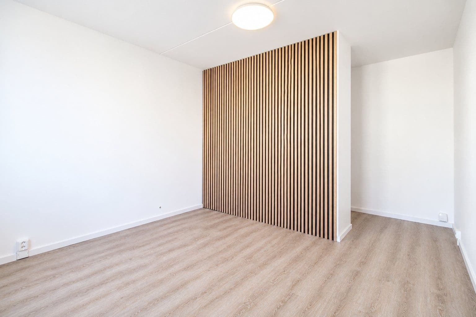 Prenájom bytu 4-izbový 77 m², Nedašovská, Praha, Praha Prenájom bytu 4-izbový 77 m², Nedašovská, Praha, Praha