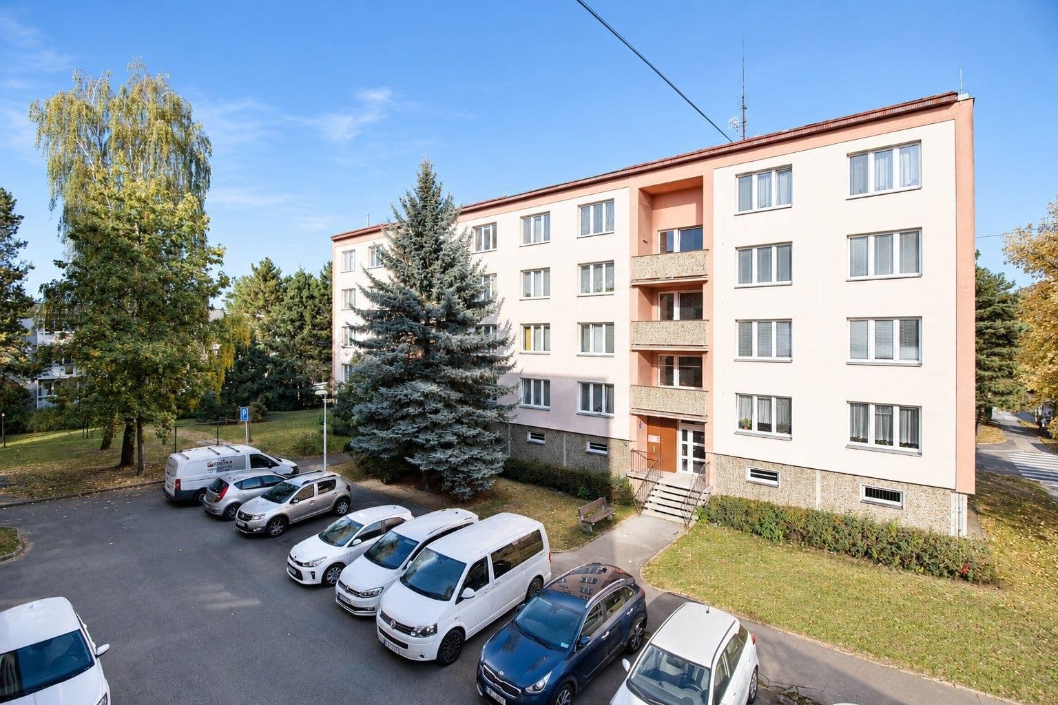 Prenájom bytu 4-izbový 77 m², Nedašovská, Praha, Praha Prenájom bytu 4-izbový 77 m², Nedašovská, Praha, Praha