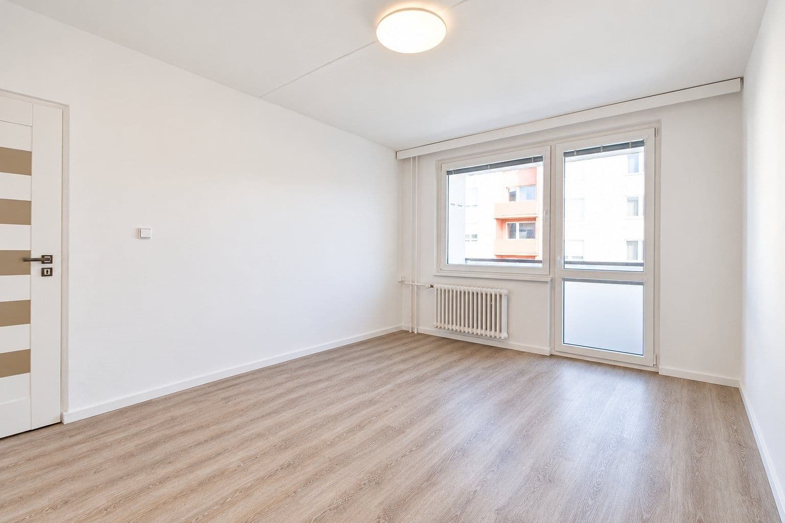 Prenájom bytu 4-izbový 77 m², Nedašovská, Praha, Praha Prenájom bytu 4-izbový 77 m², Nedašovská, Praha, Praha