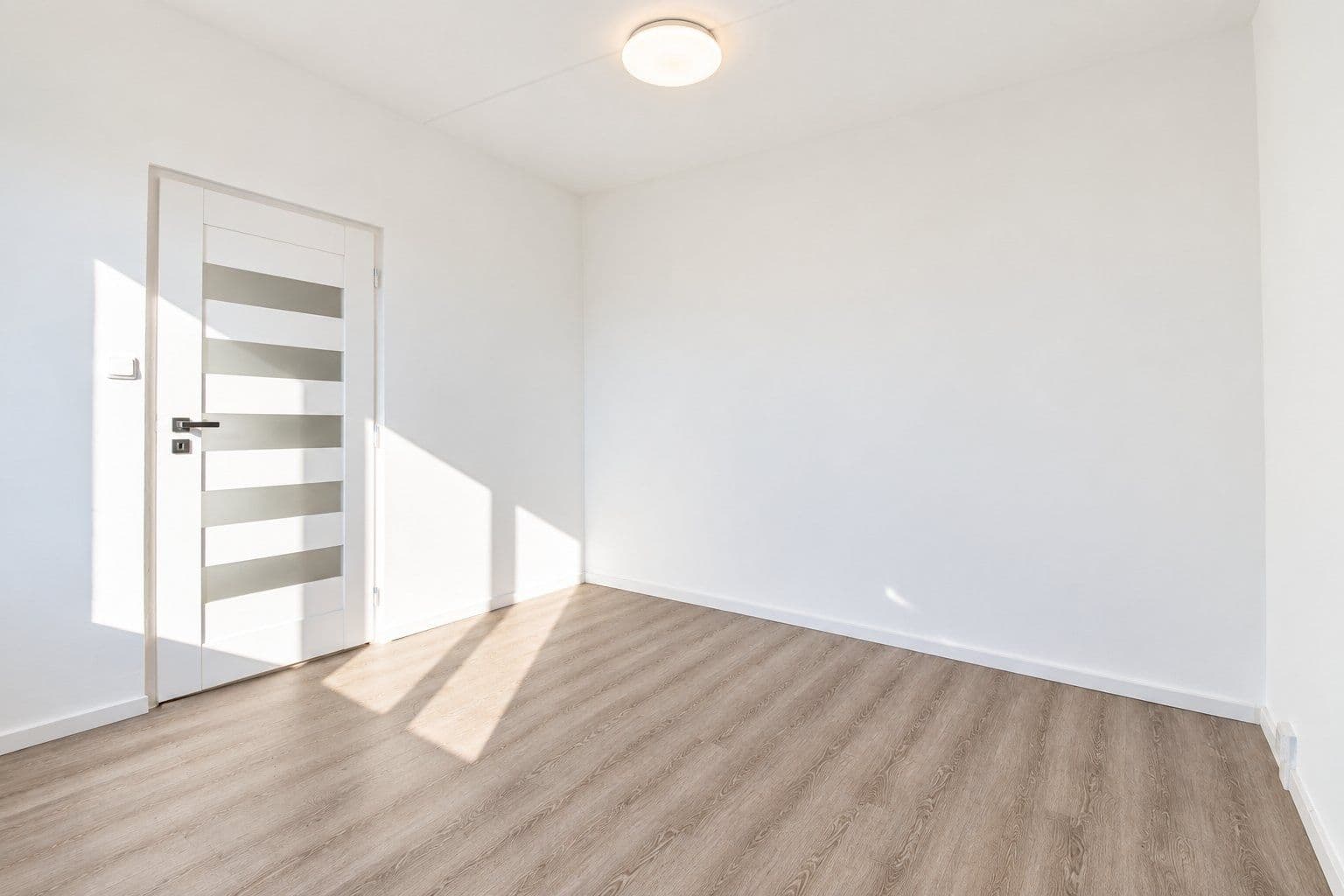Prenájom bytu 4-izbový 77 m², Nedašovská, Praha, Praha Prenájom bytu 4-izbový 77 m², Nedašovská, Praha, Praha