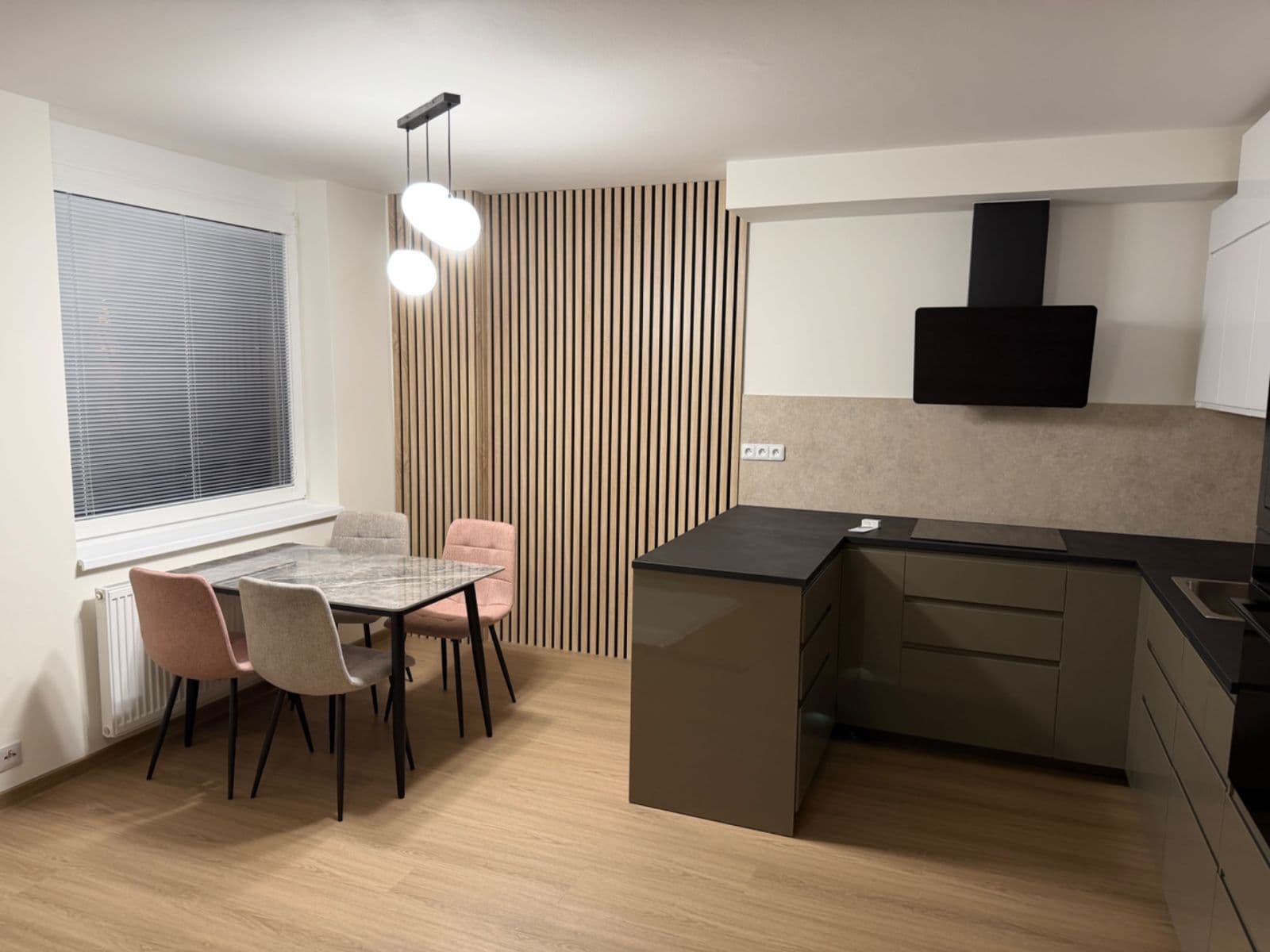 Prenájom bytu 3-izbový 72 m², Sluneční náměstí, Praha, Praha Prenájom bytu 3-izbový 72 m², Sluneční náměstí, Praha, Praha