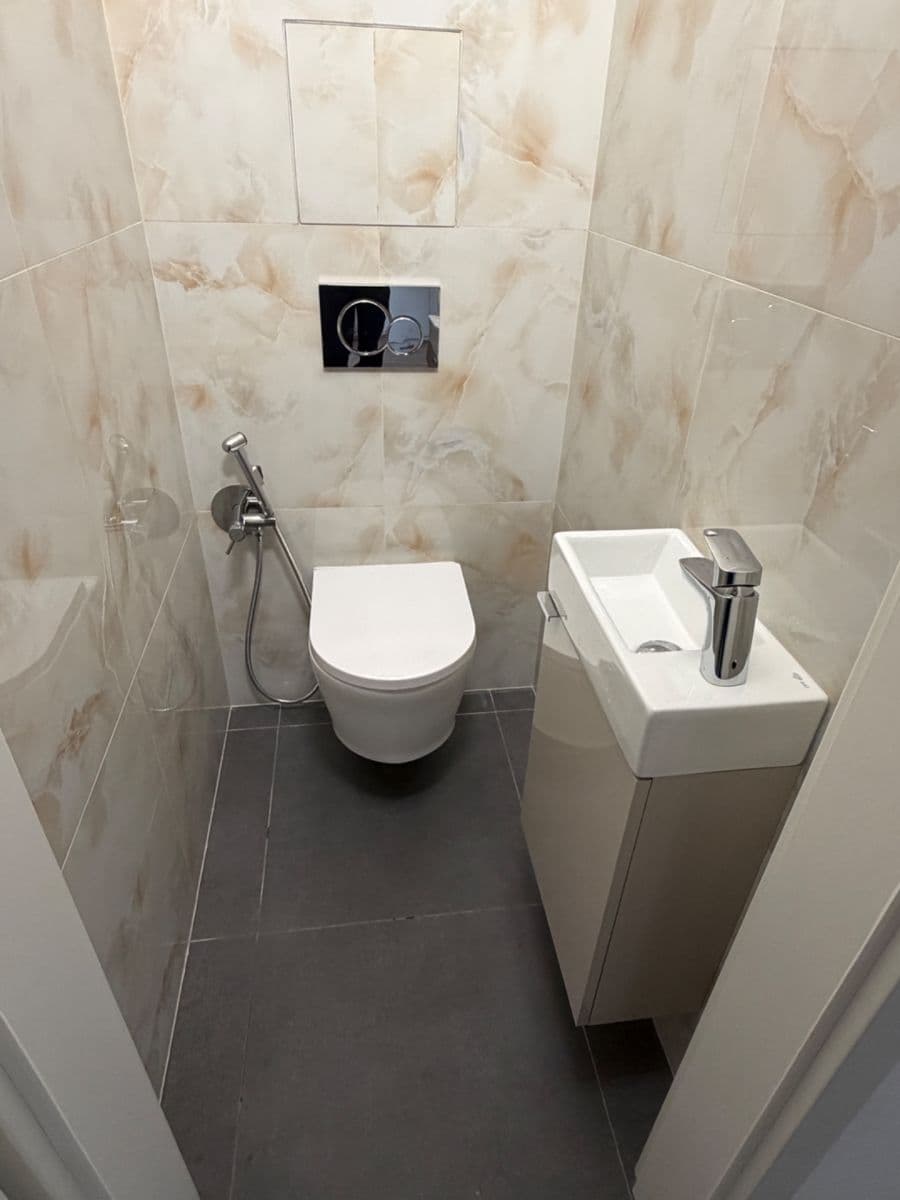 Prenájom bytu 3-izbový 72 m², Sluneční náměstí, Praha, Praha Prenájom bytu 3-izbový 72 m², Sluneční náměstí, Praha, Praha