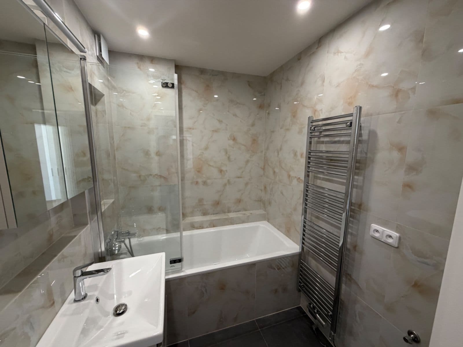 Prenájom bytu 3-izbový 72 m², Sluneční náměstí, Praha, Praha Prenájom bytu 3-izbový 72 m², Sluneční náměstí, Praha, Praha