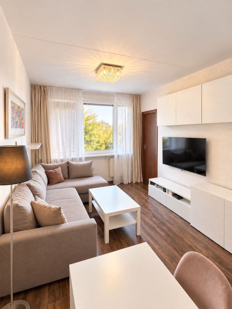 Prenájom bytu 2-izbový 33 m², Košťálkova, Praha, Praha Prenájom bytu 2-izbový 33 m², Košťálkova, Praha, Praha