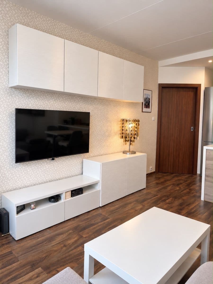 Prenájom bytu 2-izbový 33 m², Košťálkova, Praha, Praha Prenájom bytu 2-izbový 33 m², Košťálkova, Praha, Praha