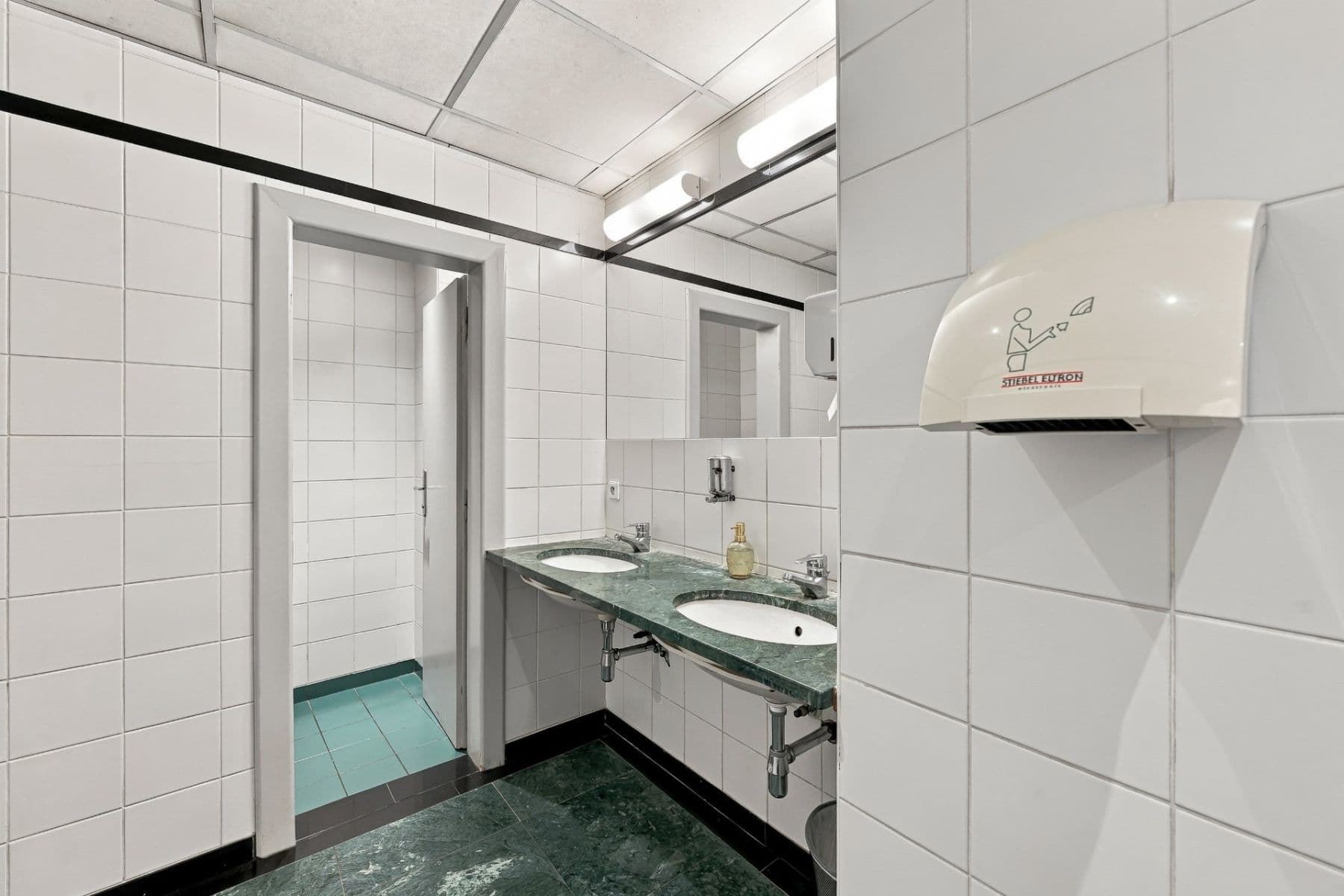 Prenájom kancelárie 1.120 m², Krakovská, Praha, Praha Prenájom kancelárie 1.120 m², Krakovská, Praha, Praha