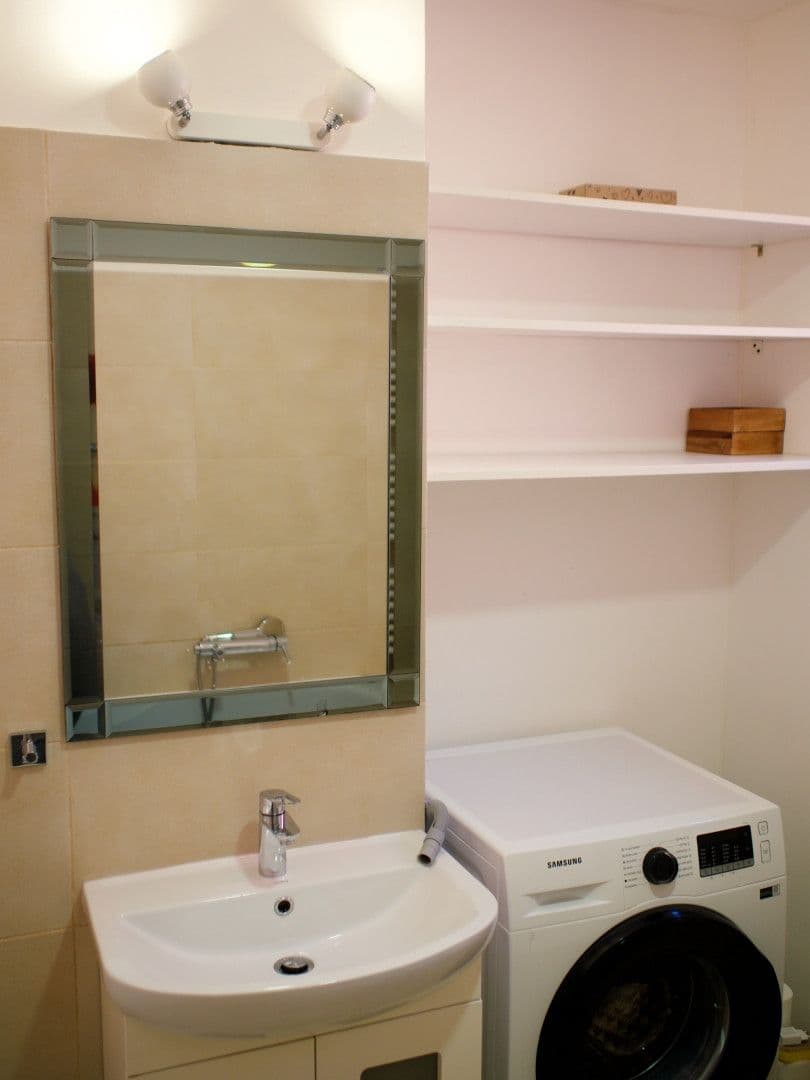 Prenájom bytu 2-izbový 40 m², Královická, Praha, Praha Prenájom bytu 2-izbový 40 m², Královická, Praha, Praha