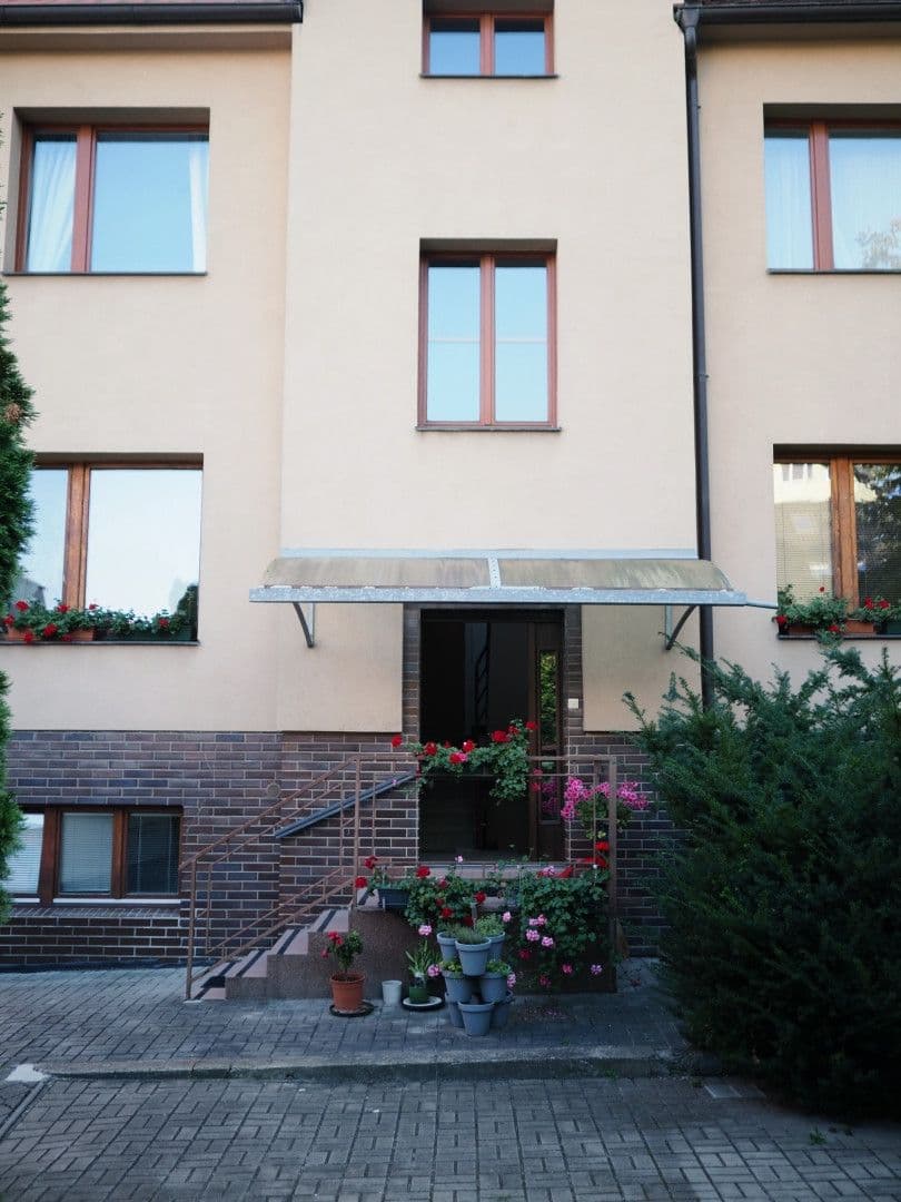 Prenájom bytu 2-izbový 40 m², Královická, Praha, Praha Prenájom bytu 2-izbový 40 m², Královická, Praha, Praha