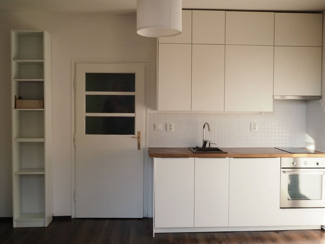 Prenájom bytu 2-izbový 40 m², Královická, Praha, Praha Prenájom bytu 2-izbový 40 m², Královická, Praha, Praha