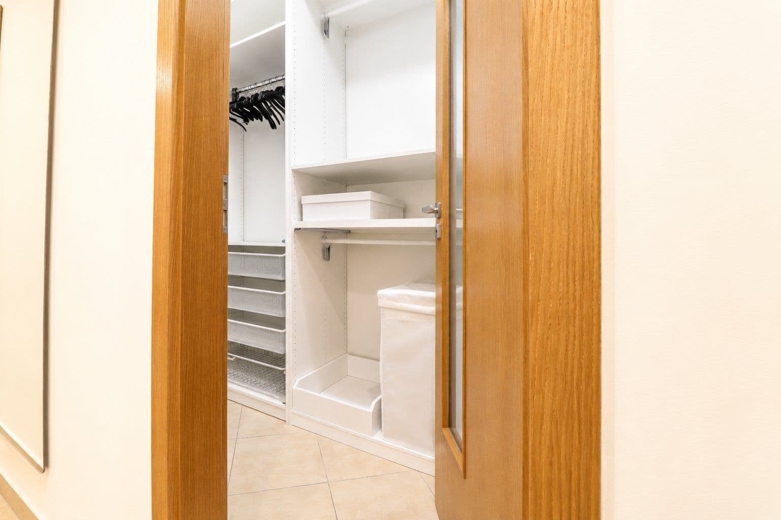 Prenájom bytu 1-izbový 48 m², Olšanská, Praha, Praha Prenájom bytu 1-izbový 48 m², Olšanská, Praha, Praha