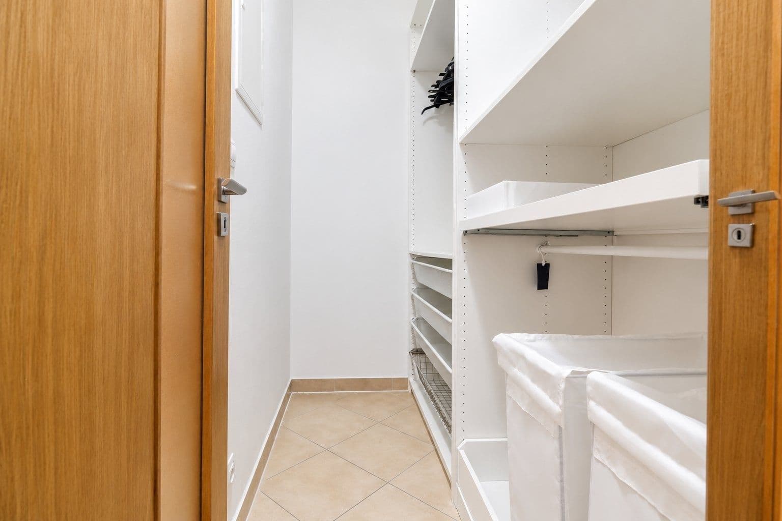 Prenájom bytu 1-izbový 48 m², Olšanská, Praha, Praha Prenájom bytu 1-izbový 48 m², Olšanská, Praha, Praha