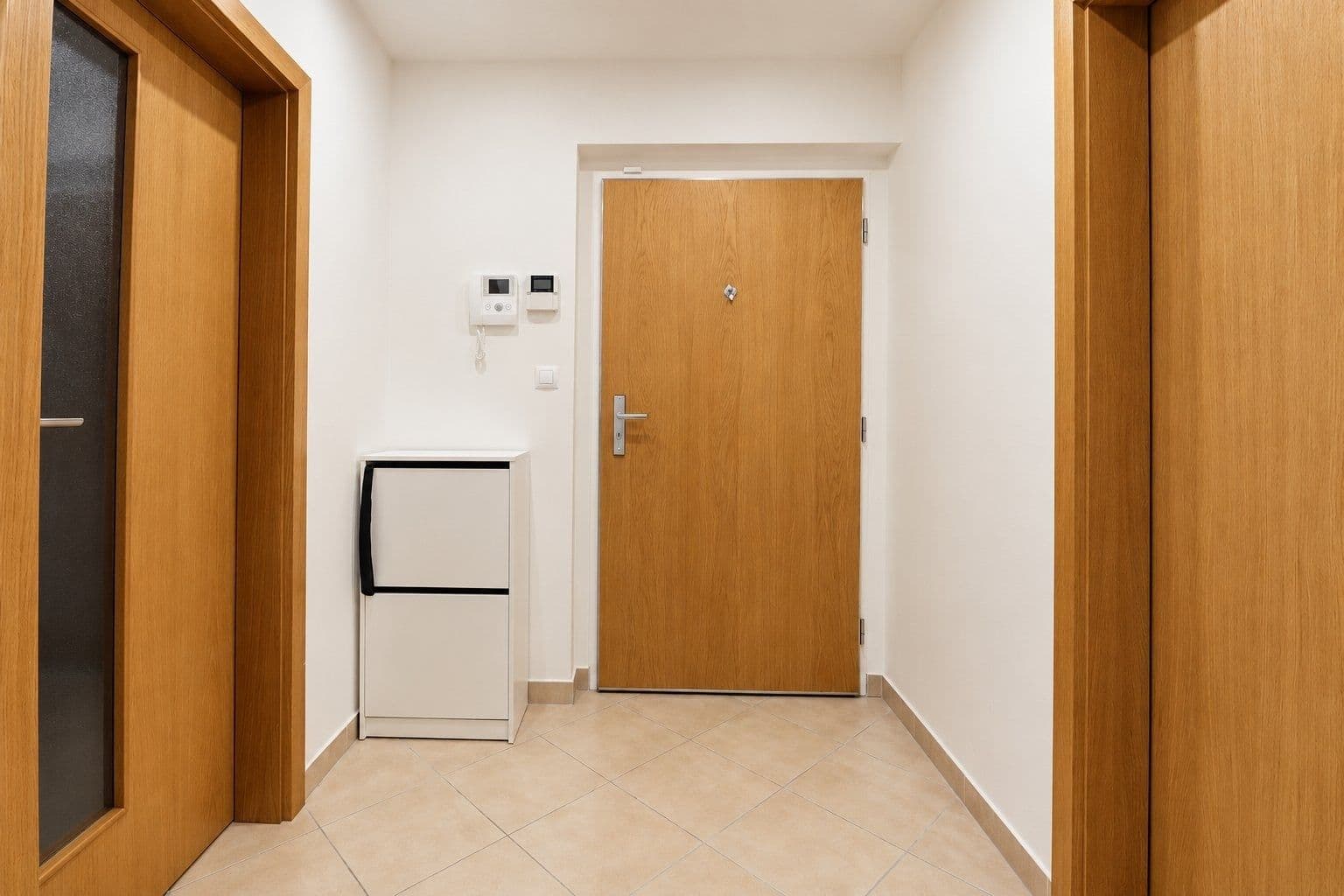 Prenájom bytu 1-izbový 48 m², Olšanská, Praha, Praha Prenájom bytu 1-izbový 48 m², Olšanská, Praha, Praha