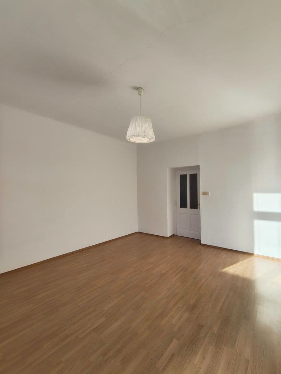 Prenájom bytu 3-izbový 92 m², Chlumčanského, Praha, Praha Prenájom bytu 3-izbový 92 m², Chlumčanského, Praha, Praha
