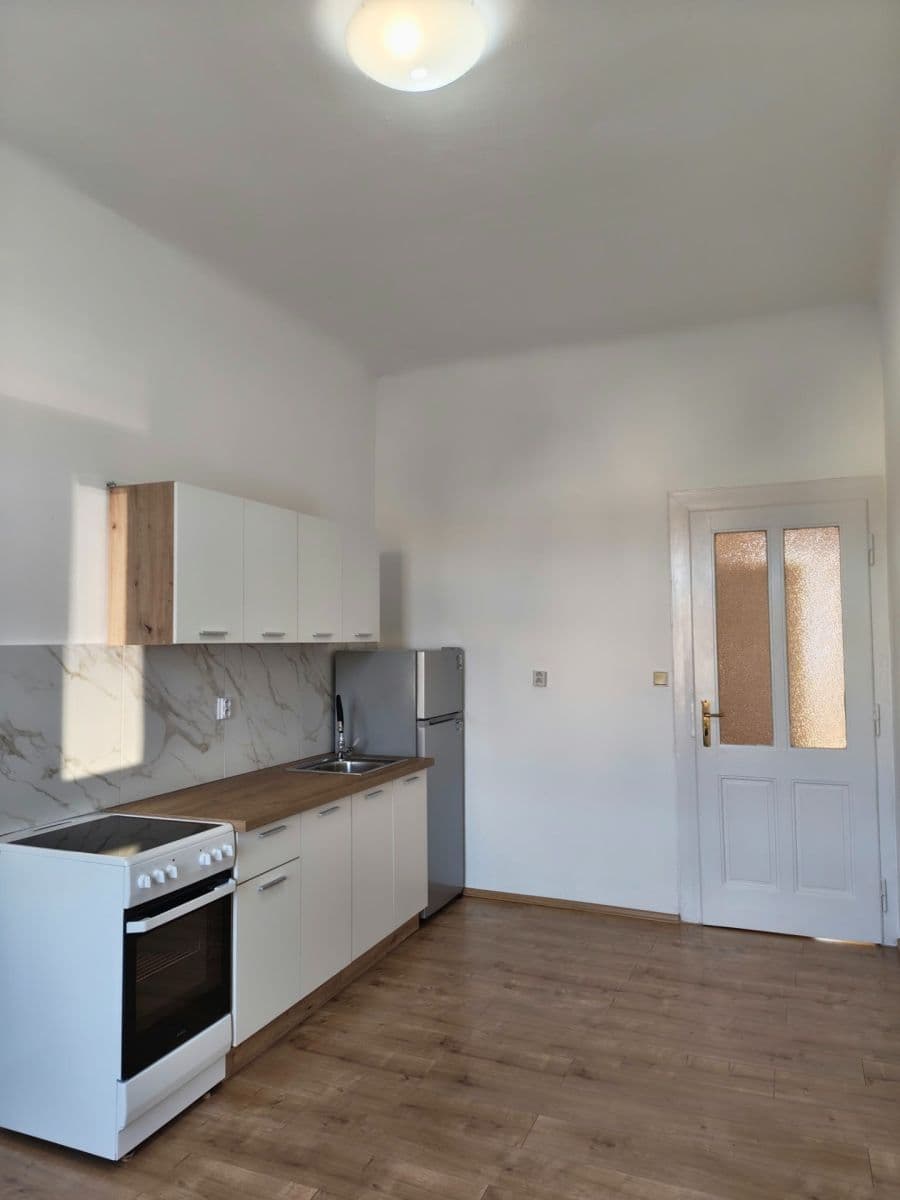 Prenájom bytu 3-izbový 92 m², Chlumčanského, Praha, Praha Prenájom bytu 3-izbový 92 m², Chlumčanského, Praha, Praha