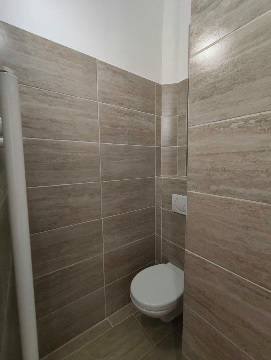 Prenájom bytu 3-izbový 92 m², Chlumčanského, Praha, Praha Prenájom bytu 3-izbový 92 m², Chlumčanského, Praha, Praha