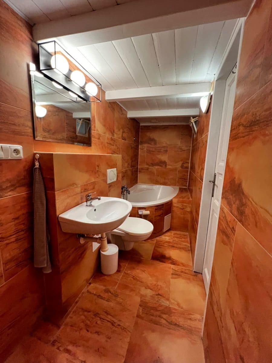 Prenájom bytu 2-izbový 35 m², Plzeňská, Praha, Praha Prenájom bytu 2-izbový 35 m², Plzeňská, Praha, Praha