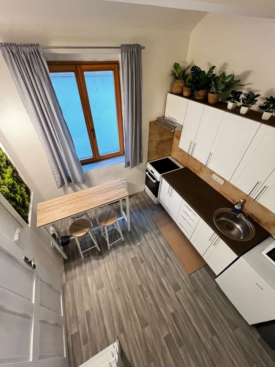 Prenájom bytu 2-izbový 35 m², Plzeňská, Praha, Praha Prenájom bytu 2-izbový 35 m², Plzeňská, Praha, Praha