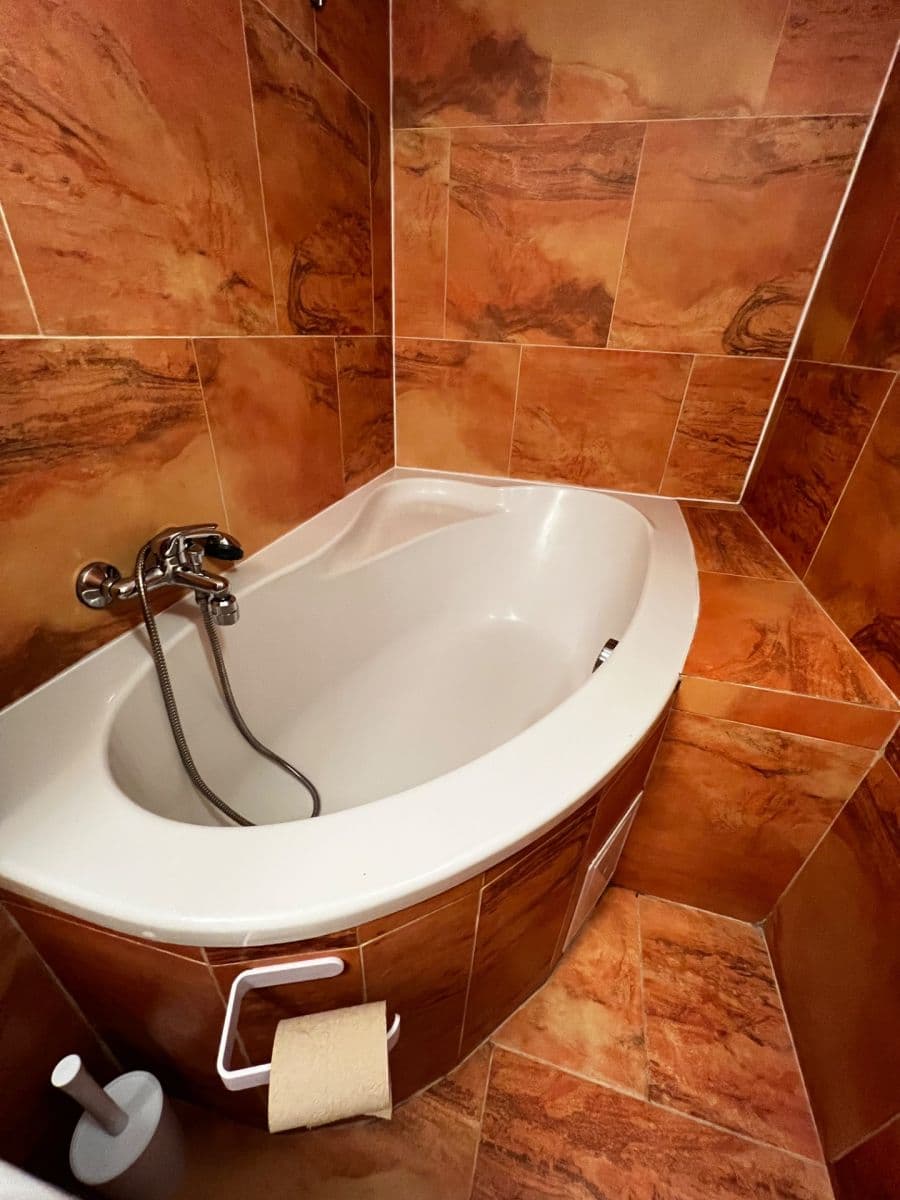 Prenájom bytu 2-izbový 35 m², Plzeňská, Praha, Praha Prenájom bytu 2-izbový 35 m², Plzeňská, Praha, Praha