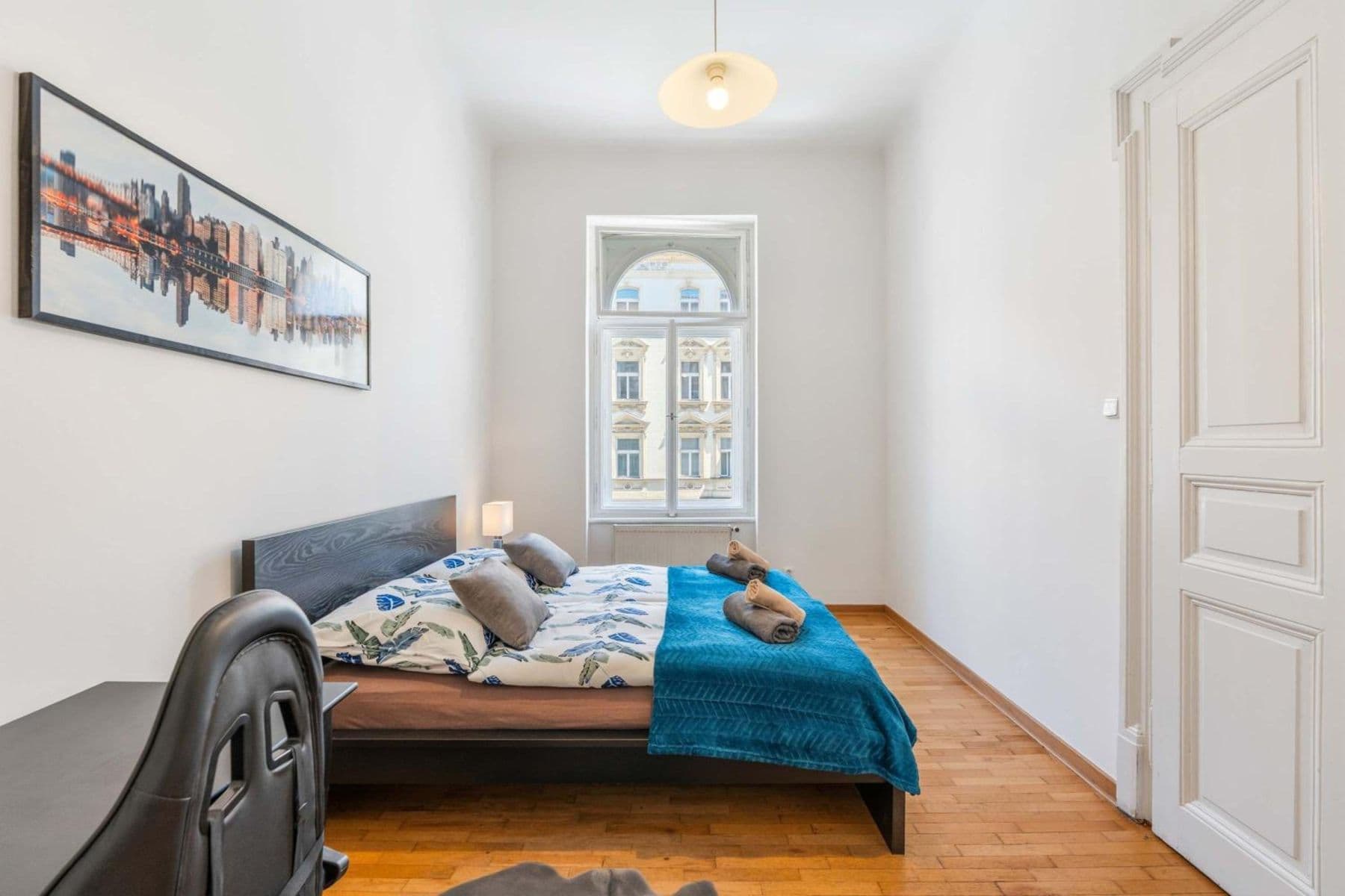 Prenájom bytu 151 m², Tyršova, Praha, Praha Prenájom bytu 151 m², Tyršova, Praha, Praha