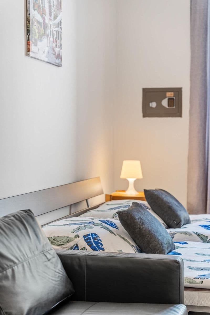 Prenájom bytu 151 m², Tyršova, Praha, Praha Prenájom bytu 151 m², Tyršova, Praha, Praha