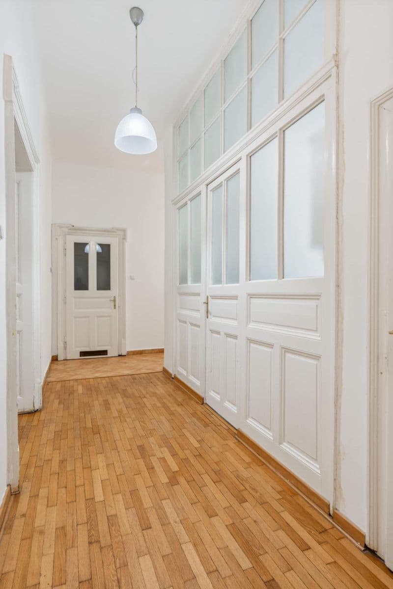 Prenájom bytu 151 m², Tyršova, Praha, Praha Prenájom bytu 151 m², Tyršova, Praha, Praha
