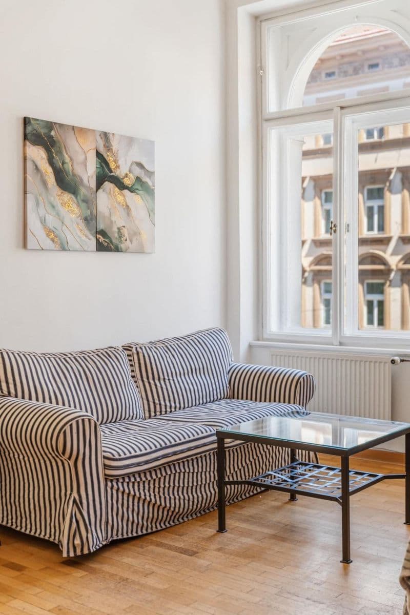 Prenájom bytu 151 m², Tyršova, Praha, Praha Prenájom bytu 151 m², Tyršova, Praha, Praha