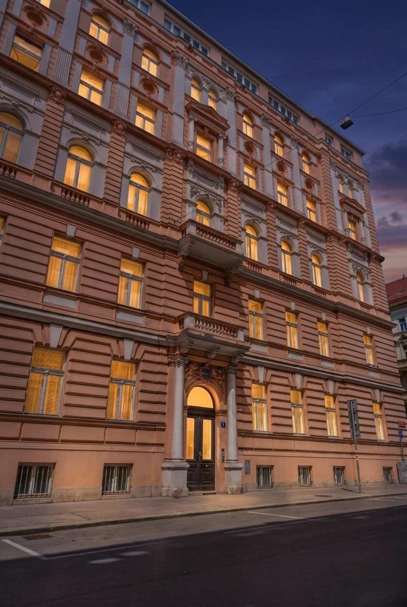 Prenájom bytu 151 m², Tyršova, Praha, Praha Prenájom bytu 151 m², Tyršova, Praha, Praha