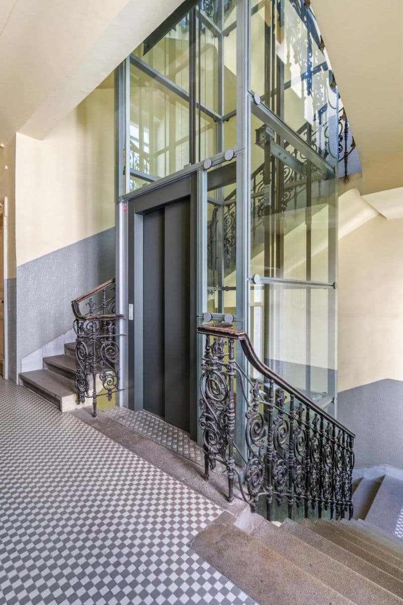 Prenájom bytu 151 m², Tyršova, Praha, Praha Prenájom bytu 151 m², Tyršova, Praha, Praha