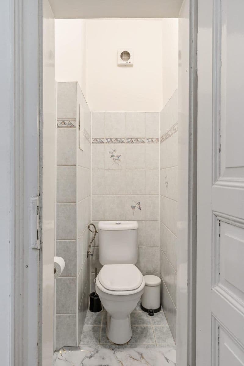 Prenájom bytu 151 m², Tyršova, Praha, Praha Prenájom bytu 151 m², Tyršova, Praha, Praha