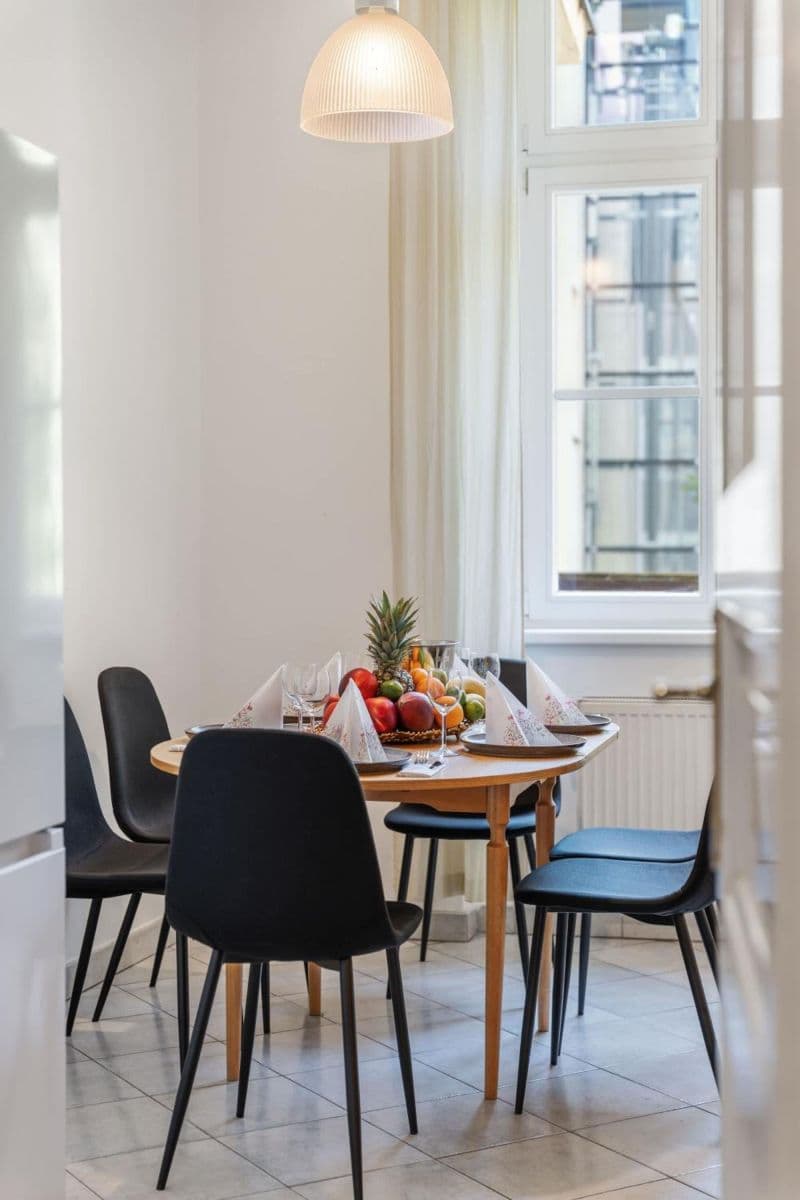 Prenájom bytu 151 m², Tyršova, Praha, Praha Prenájom bytu 151 m², Tyršova, Praha, Praha