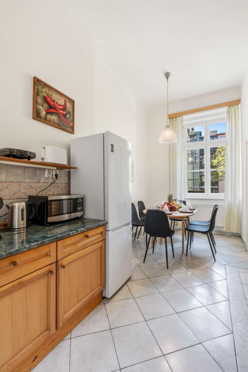 Prenájom bytu 151 m², Tyršova, Praha, Praha Prenájom bytu 151 m², Tyršova, Praha, Praha