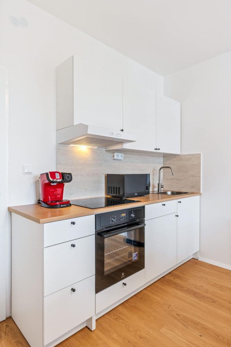 Prenájom bytu 102 m², Ortenovo náměstí, Praha, Praha Prenájom bytu 102 m², Ortenovo náměstí, Praha, Praha