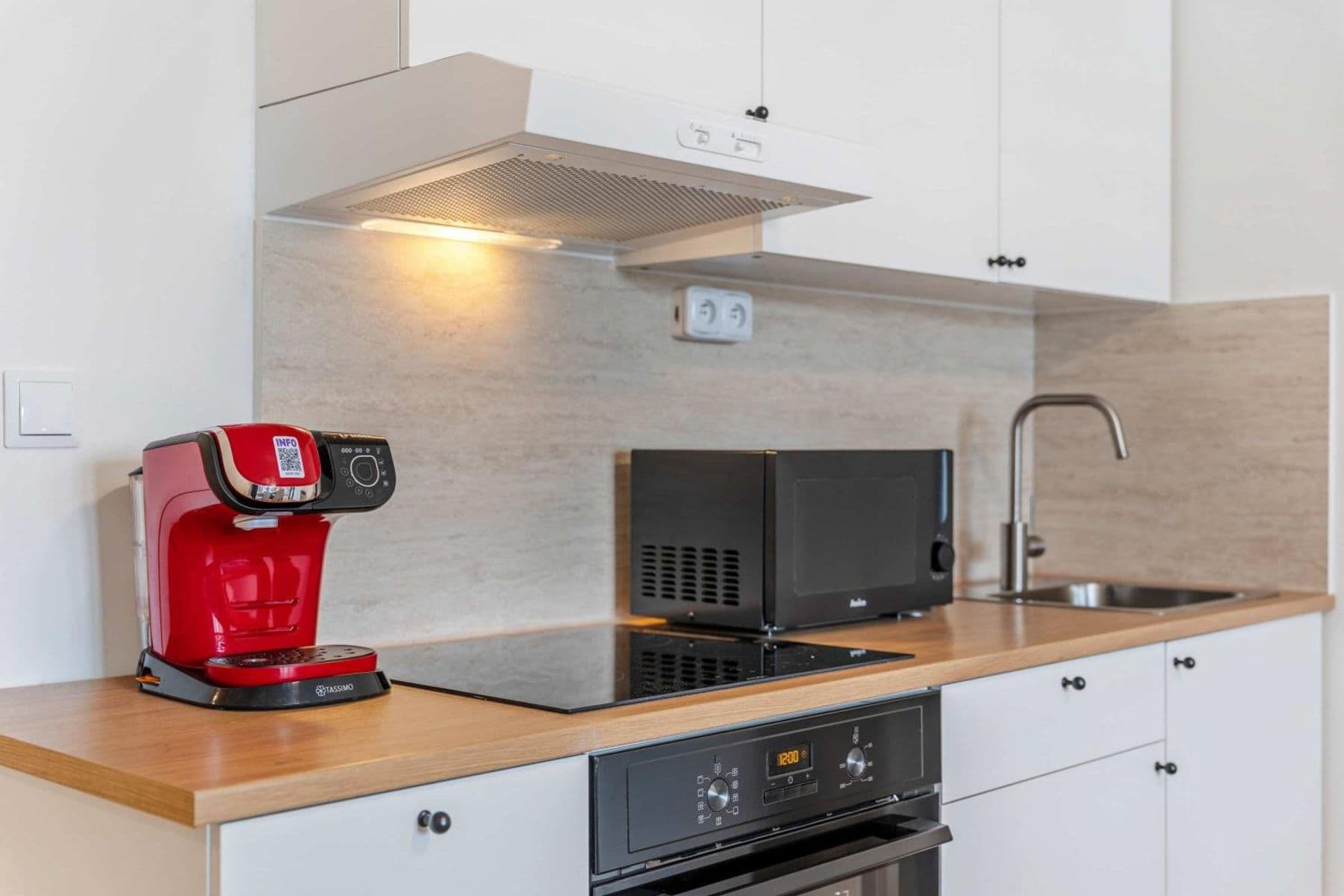 Prenájom bytu 102 m², Ortenovo náměstí, Praha, Praha Prenájom bytu 102 m², Ortenovo náměstí, Praha, Praha