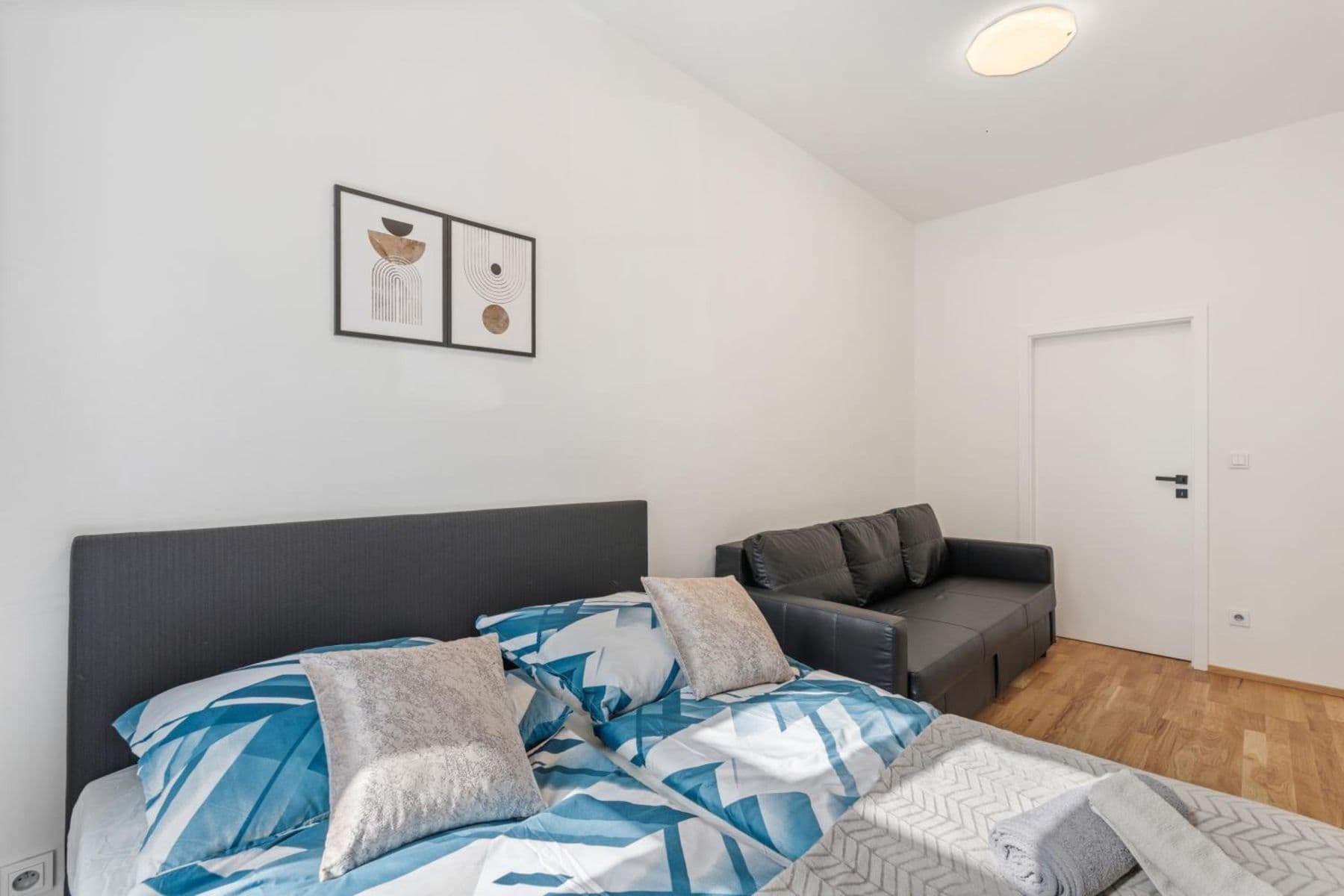 Prenájom bytu 112 m², Bělehradská, Praha, Praha Prenájom bytu 112 m², Bělehradská, Praha, Praha