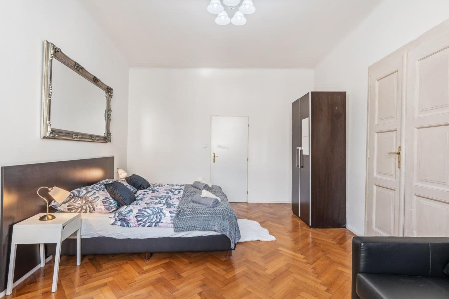 Prenájom bytu 142 m², Krakovská, Praha, Praha Prenájom bytu 142 m², Krakovská, Praha, Praha