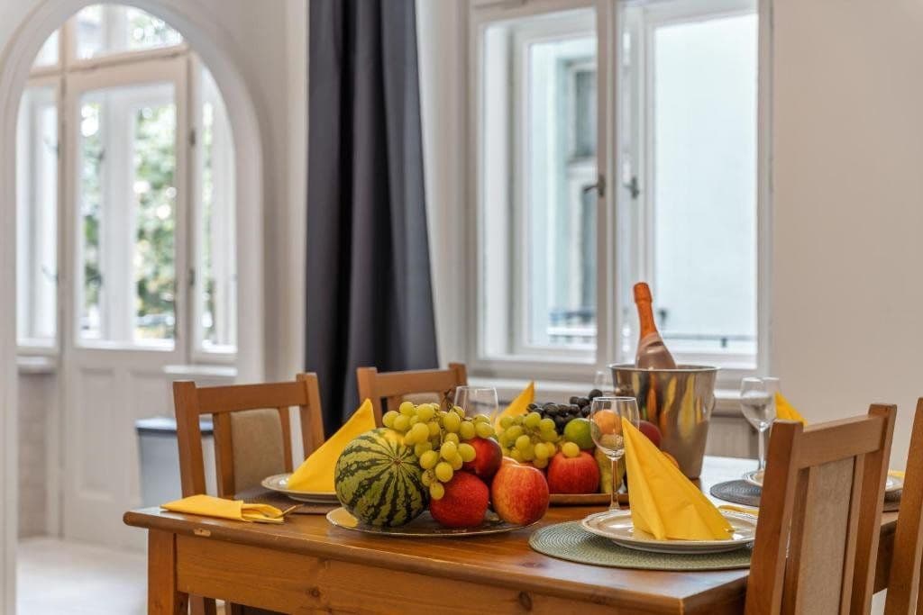 Prenájom bytu 143 m², Krakovská, Praha, Praha Prenájom bytu 143 m², Krakovská, Praha, Praha