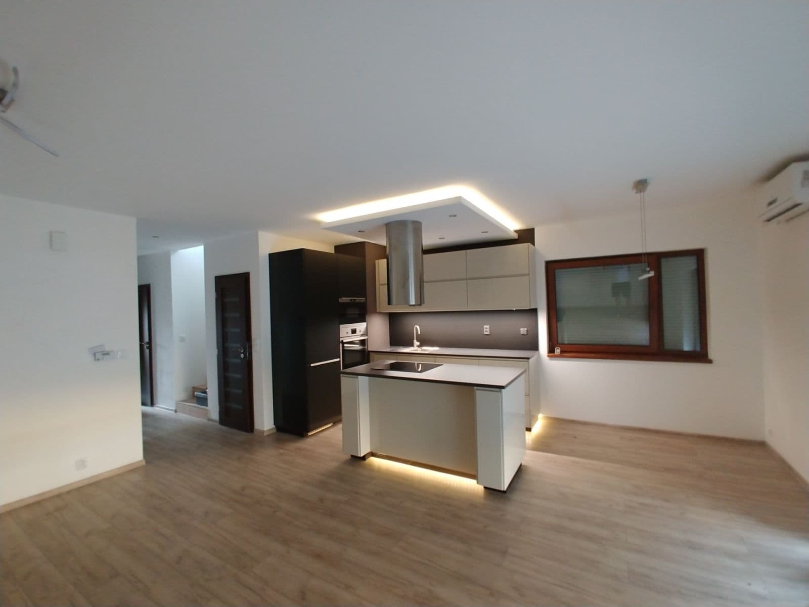 Prenájom domu 137 m², pozemok 312 m², Semonická, Praha, Praha Prenájom domu 137 m², pozemok 312 m², Semonická, Praha, Praha