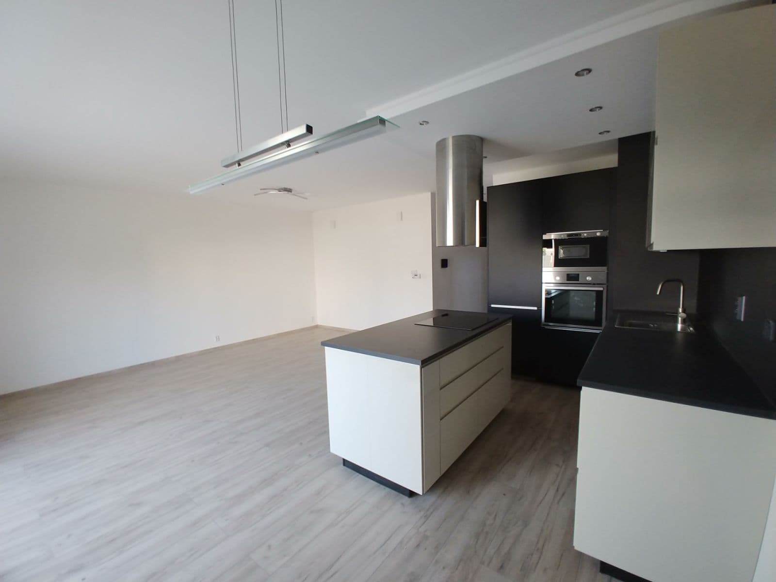 Prenájom domu 137 m², pozemok 312 m², Semonická, Praha, Praha Prenájom domu 137 m², pozemok 312 m², Semonická, Praha, Praha