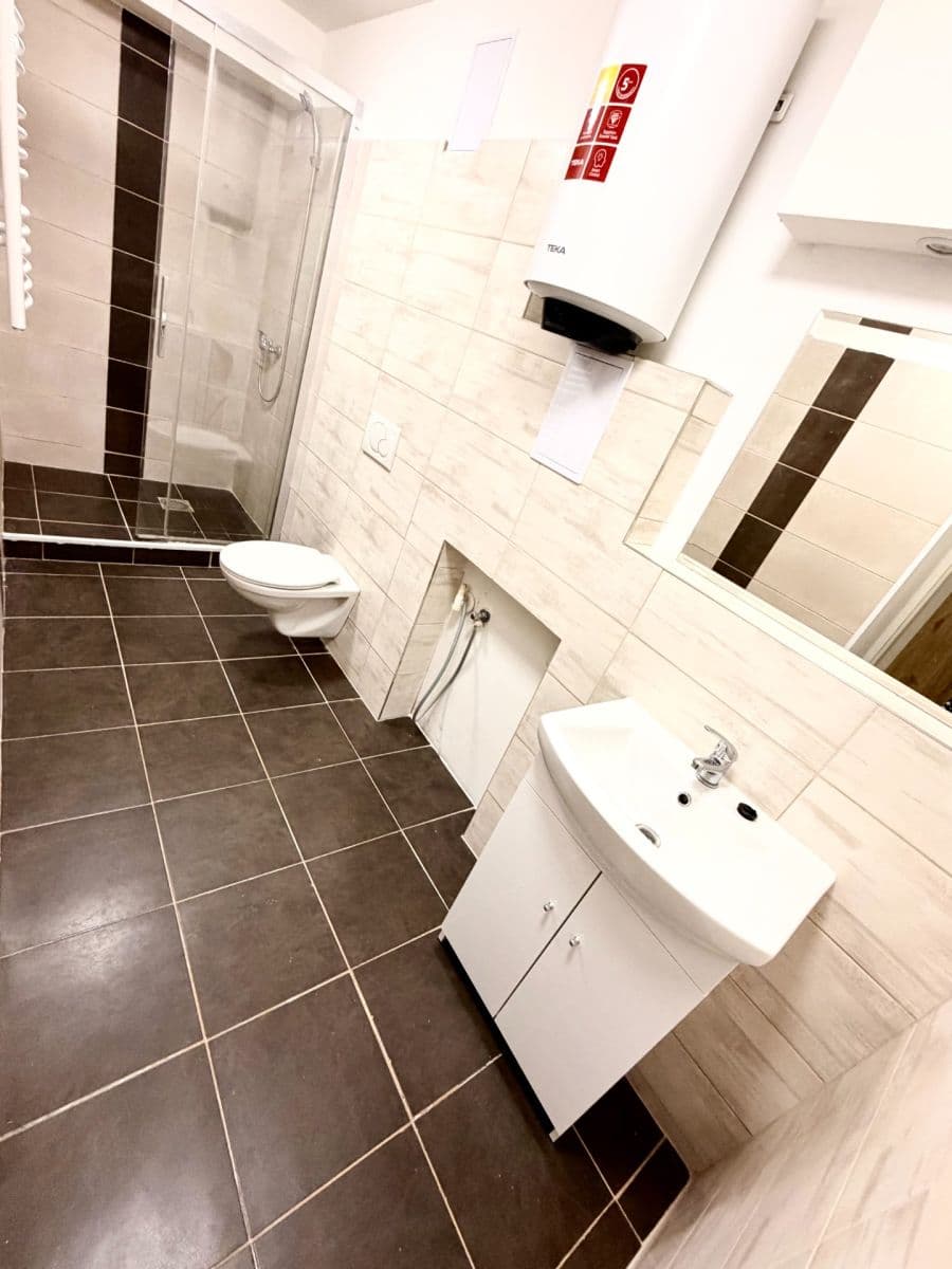 Prenájom bytu 1-izbový 32 m², Bulharská, Praha, Praha Prenájom bytu 1-izbový 32 m², Bulharská, Praha, Praha