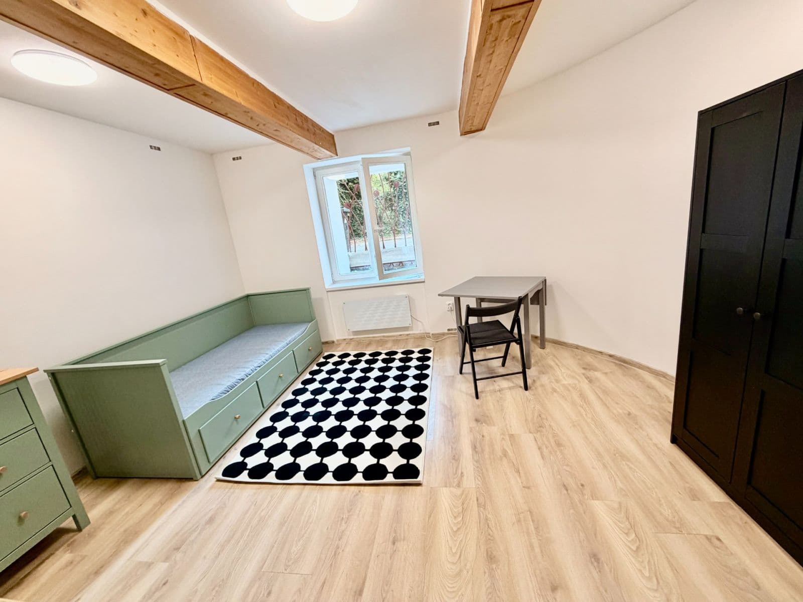 Prenájom bytu 1-izbový 32 m², Bulharská, Praha, Praha Prenájom bytu 1-izbový 32 m², Bulharská, Praha, Praha
