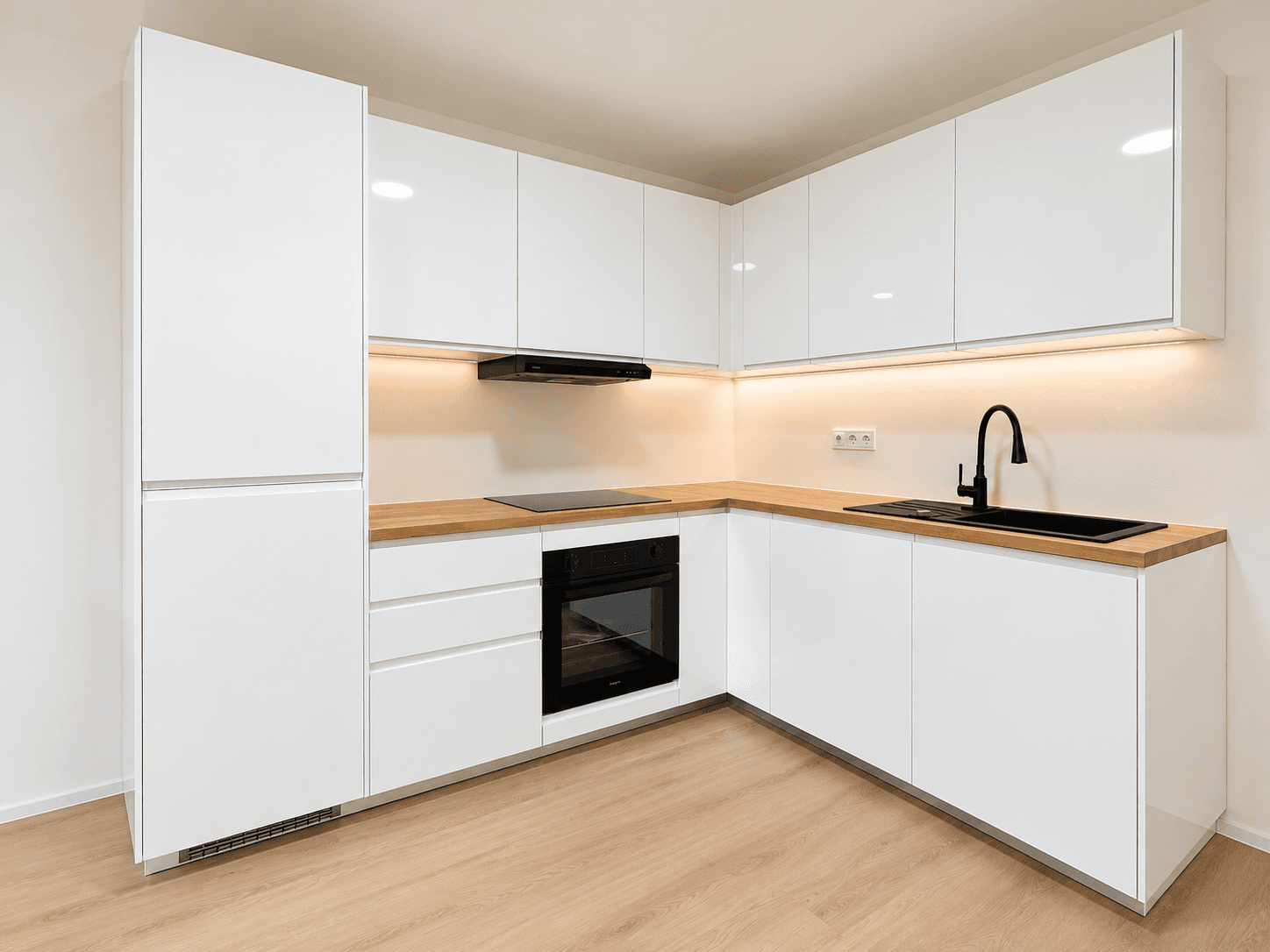 Predaj bytu 3-izbový 54 m², Káranská, Praha, Praha Predaj bytu 3-izbový 54 m², Káranská, Praha, Praha